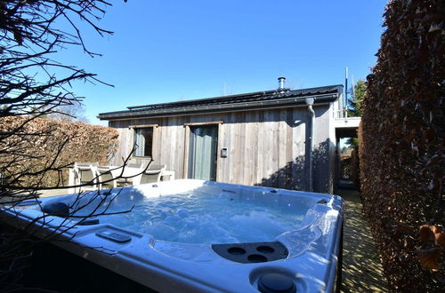 Foto 29 - Luxurious Bungalow in Bullange with Hot Tub