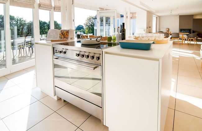 Luxurious Villa With Pool and Sauna, and Very Suitable for Culinary Workshops - Foto 10
