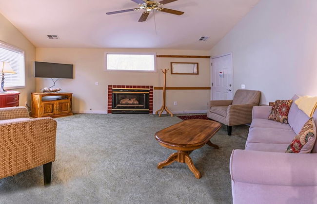 Oak Hideaway Cottage- 1.5 Blocks to OSF - Foto 4