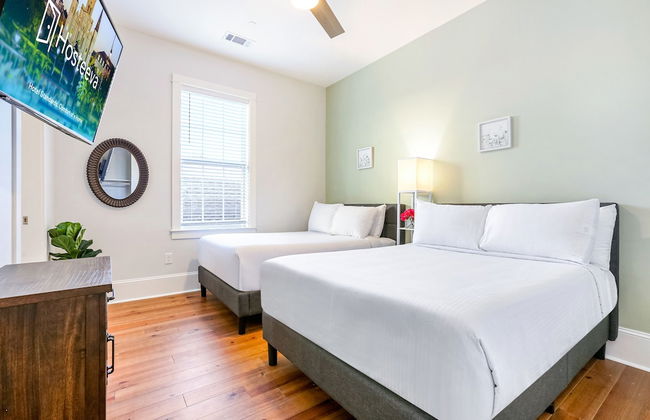 Stunning Modern and Fully-Upgraded 5 BR with Pool - Photo 5