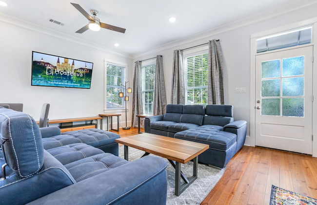 Stunning Modern and Fully-Upgraded 5 BR with Pool - Photo 20