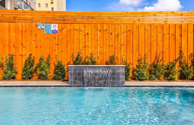Stunning Modern and Fully-Upgraded 5 BR with Pool - Photo 35