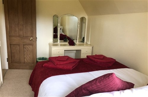 Photo 4 - Beautiful 3 Bedroomed Cotswolds Farmhouse