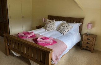 Photo 2 - Beautiful 3 Bedroomed Cotswolds Farmhouse