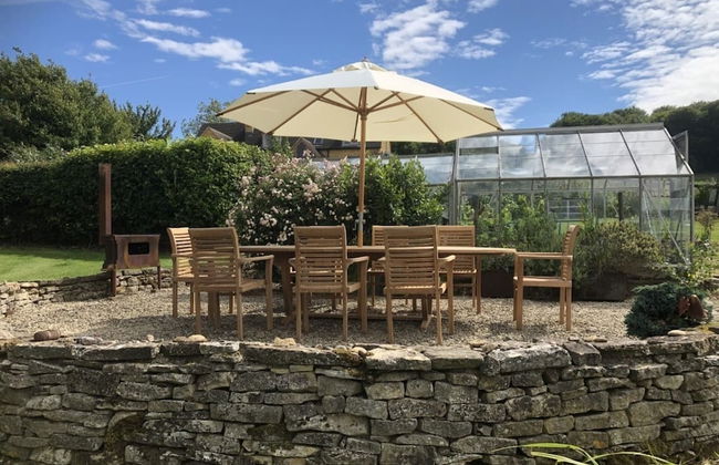 Beautiful 3 Bedroomed Cotswolds Farmhouse - Photo 18