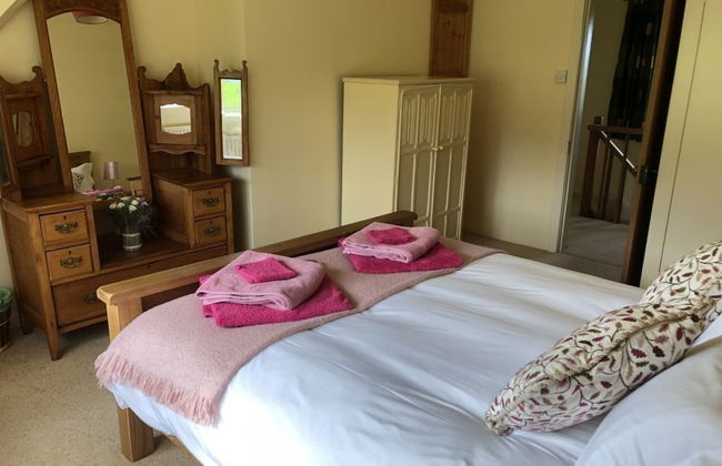 Beautiful 3 Bedroomed Cotswolds Farmhouse - Photo 6