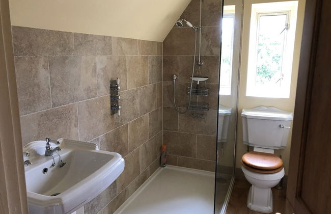 Beautiful 3 Bedroomed Cotswolds Farmhouse - Photo 15