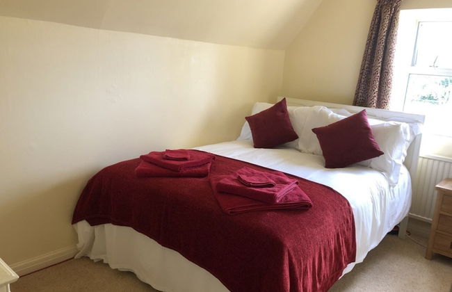 Beautiful 3 Bedroomed Cotswolds Farmhouse - Photo 5