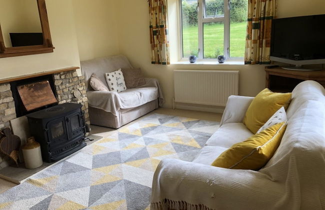 Beautiful 3 Bedroomed Cotswolds Farmhouse - Photo 12