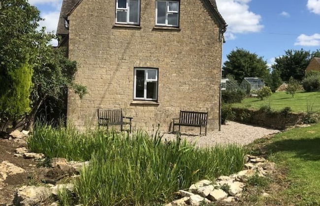 Beautiful 3 Bedroomed Cotswolds Farmhouse - Photo 24