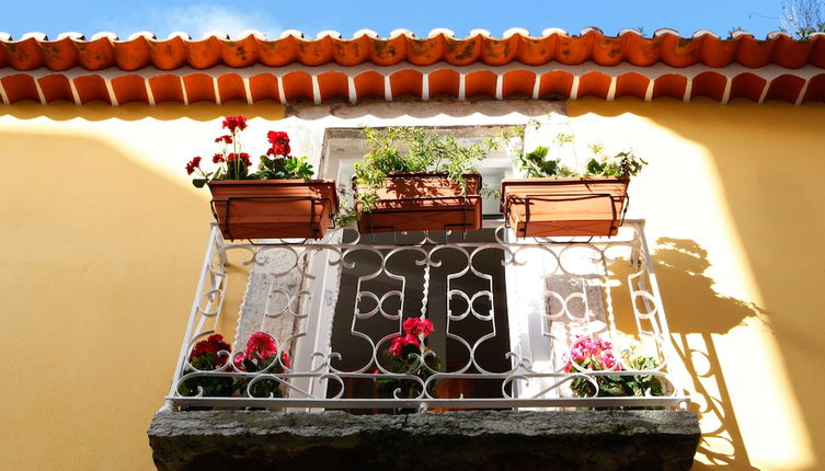 Photo 1 - Alfama Yellow House