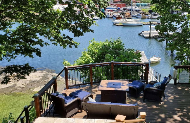 Riverside Retreat - Photo 28