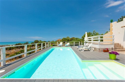 Foto 4 - Villa Renzo Large Private Pool Sea Views A C Wifi