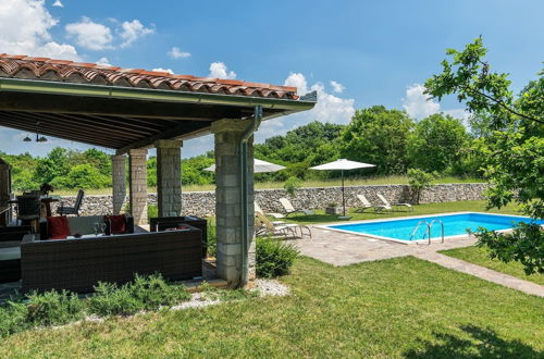 Photo 19 - Spacious Villa in Tinjan With Pool
