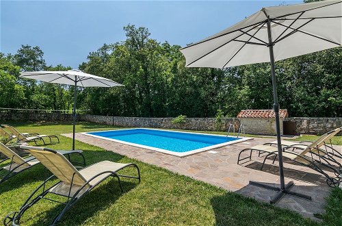 Foto 18 - Spacious Villa in Tinjan With Pool
