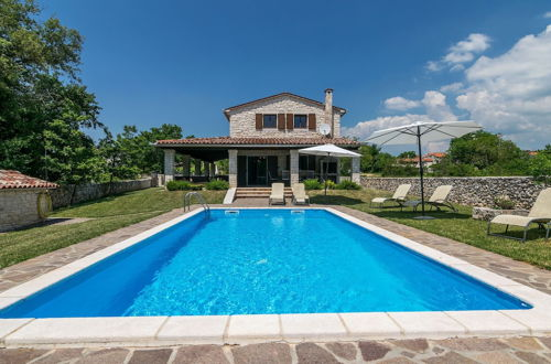 Foto 21 - Spacious Villa in Tinjan With Pool