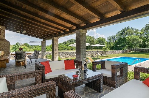 Photo 20 - Spacious Villa in Tinjan With Pool