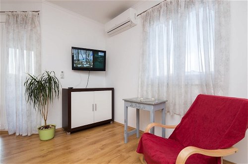 Photo 18 - 3 - Modern Apartment With Garden, 80m From Beach