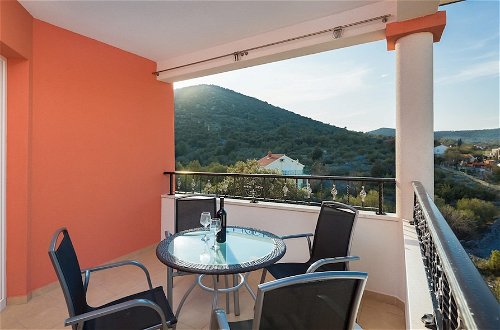 Photo 19 - 3 - Modern Apartment With Garden, 80m From Beach