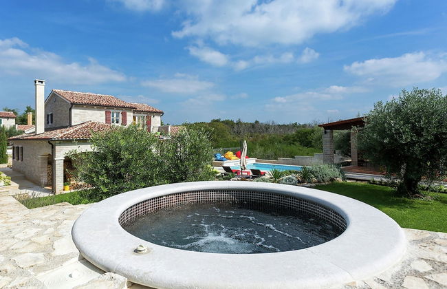 Villa in Porec With Private Pool & Garden - Foto 31
