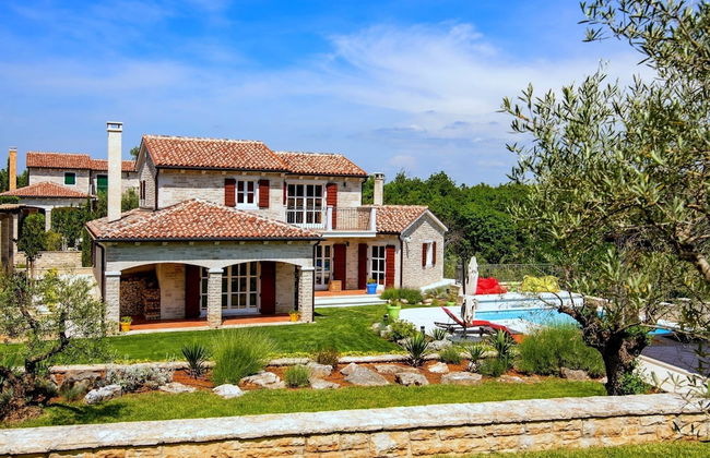 Villa in Porec With Private Pool & Garden - Foto 38