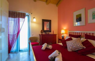 Photo 3 - Artist's Villa Red Rose