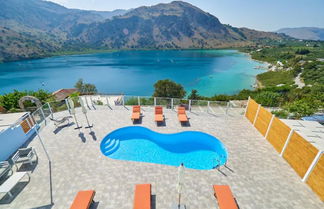 Photo 3 - Stunning Lake Kournas Retreat 2 New Private Pool