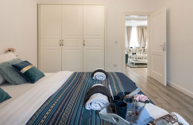 Modern 2bdr Loft in Old Town - Best Location - Photo 2