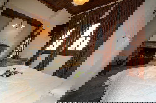 Photo 10 - Atrapos Hotel