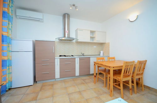 Foto 4 - A2 - apt With 2 Balconies, 5 min Walking to Beach