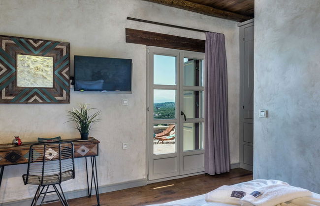 Traditional Renovated Villa Liodosifis with Heated Private Pool, Hot Tub & BBQ - Photo 5