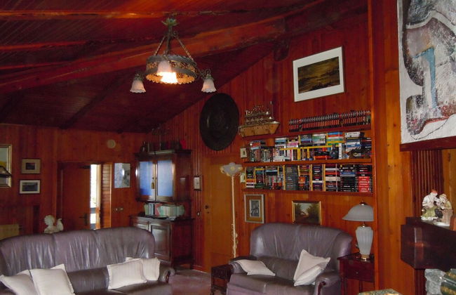 The Garden Chalet - Photo 2