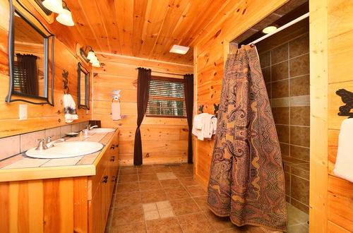 Photo 13 - Southern Hospitality - Two Bedroom Cabin