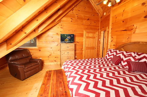 Photo 2 - Southern Hospitality - Two Bedroom Cabin