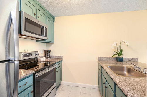 Foto 8 - Beautifully Upgraded, Full Kitchen, Comfy King Bed, Ac 1 Bedroom Condo by Redawning