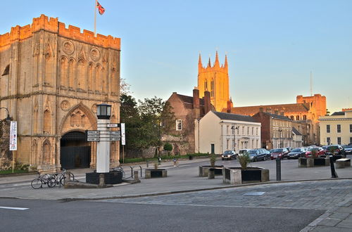 Photo 35 - Luxurious Victorian Villa With Parking, Sleeps six