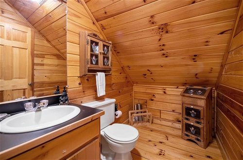 Foto 20 - Hilltop Hideaway - Endearing Mountain Cabin With Hot tub Foosball pet Friendly