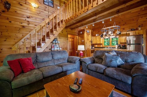 Photo 16 - Hilltop Hideaway - Endearing Mountain Cabin With Hot tub Foosball pet Friendly