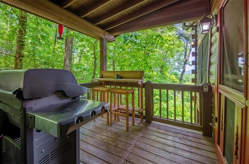Photo 12 - Hilltop Hideaway - Endearing Mountain Cabin With Hot tub Foosball pet Friendly