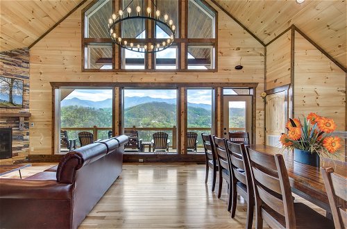 Foto 39 - Splashtastic View Lodge by Jackson Mountain Rentals