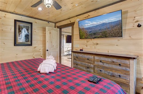 Foto 3 - Splashtastic View Lodge by Jackson Mountain Rentals