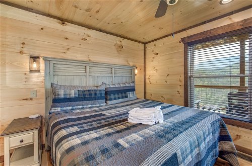 Foto 14 - Splashtastic View Lodge by Jackson Mountain Rentals
