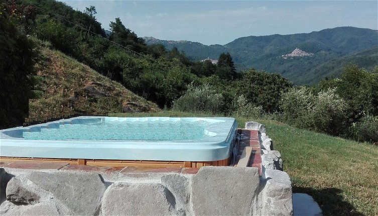 Foto 1 - Beautiful Cottage in Pescia with Hot Tub