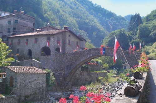 Foto 38 - Beautiful Cottage in Pescia with Hot Tub