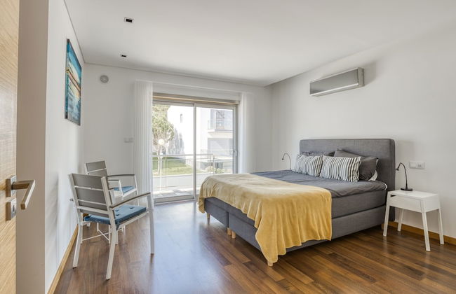 Modern Villa With Pool and Barbecue - Photo 34