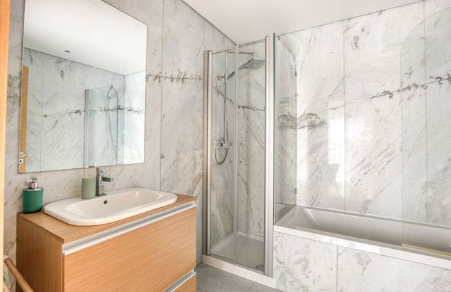 Modern Villa With Pool and Barbecue - Photo 51