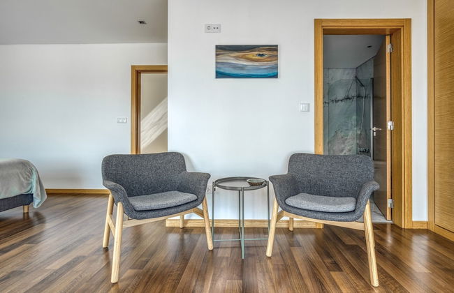 Modern Villa With Pool and Barbecue - Photo 39