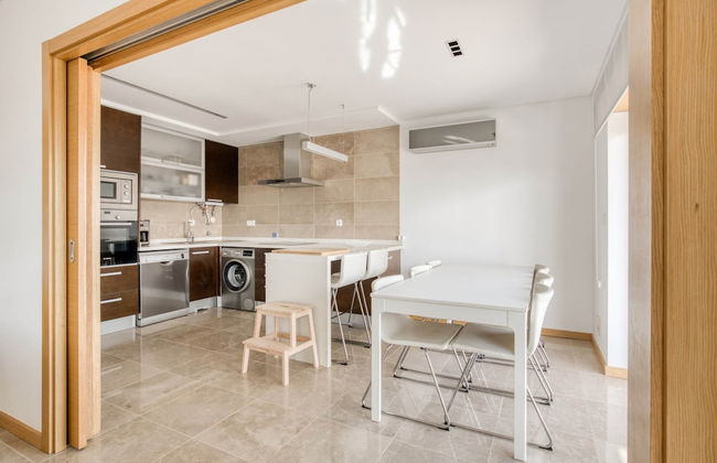 Modern Villa With Pool and Barbecue - Photo 21