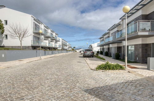 Photo 37 - Modern Holiday Home in Salir do Porto With Swimming Pool