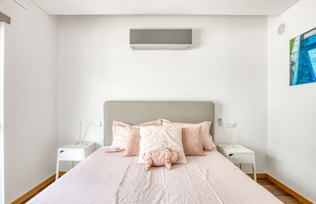 Modern Villa With Pool and Barbecue - Photo 41